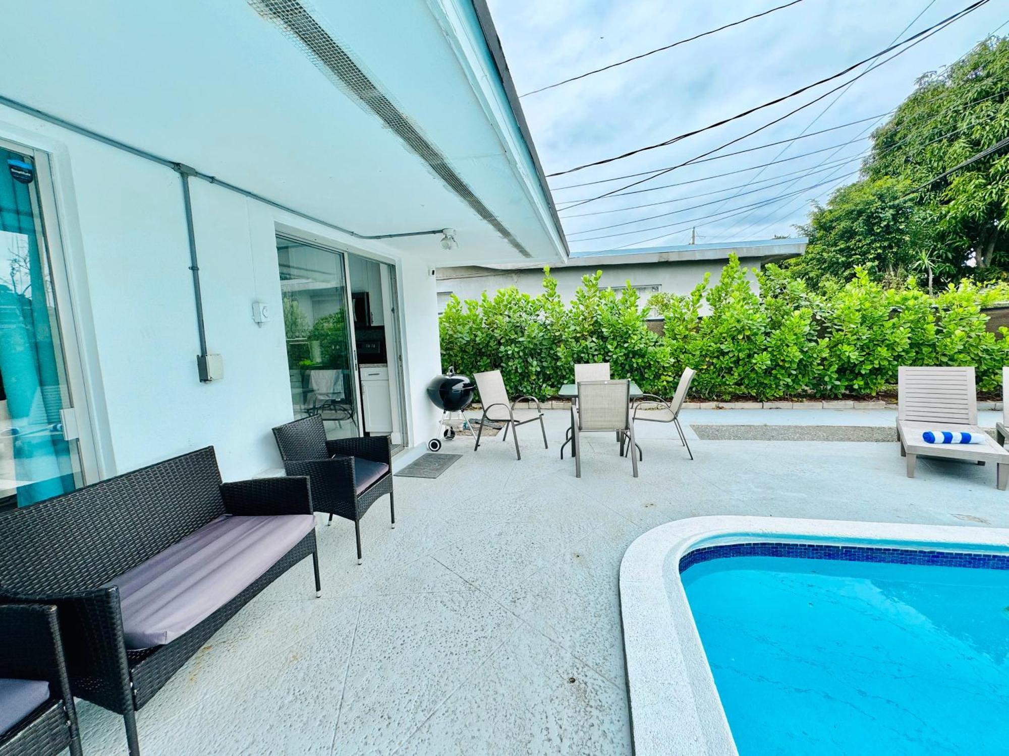 Tropical Villa Pool Courtyard & Garden View 포트 로더데일 외부 사진